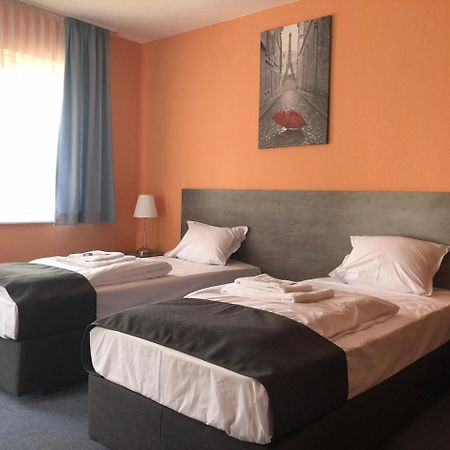 Hotel Maxi Frankfurt Airport Hofheim am Taunus Eksteriør billede